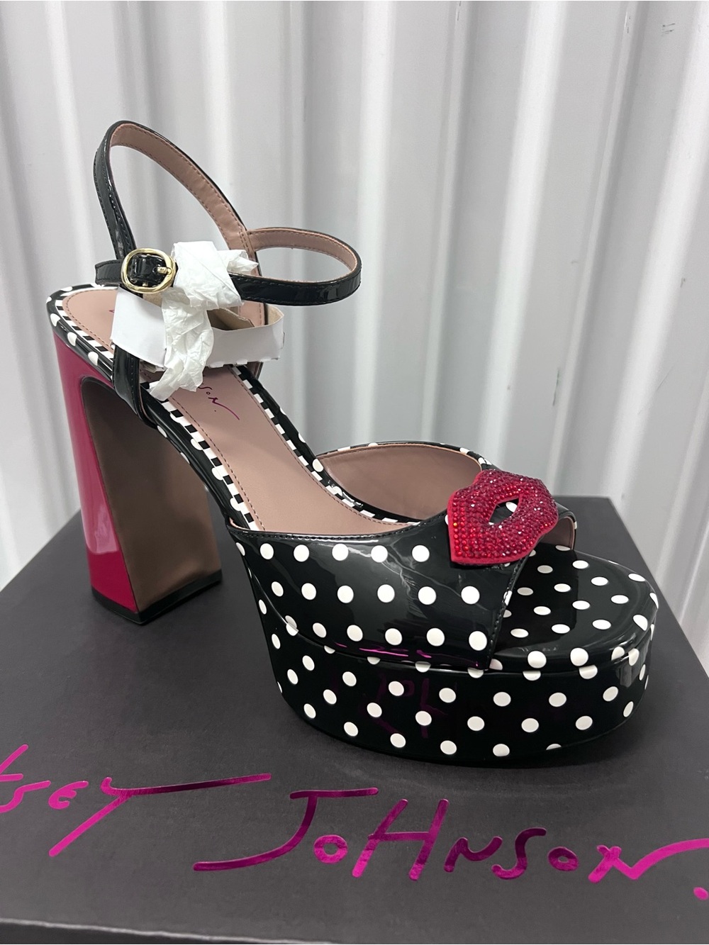 Betsey Johnson Allyson Lips Polka Dot Platform Heels Sandals NEW - Picture 10 of 10